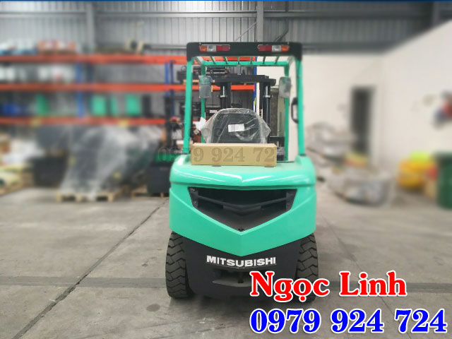 xe nâng dầu mới Mitsubishi