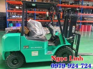 Cho thuê xe nâng hàng giá rẻ tại Thủ Dầu Một Bình Dương 30 Xe nâng 2.5 tấn mới tại kho