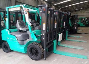 bảng giá xe nâng dầu mitsubishi 2.5 tấn nhập khẩu nguyên chiếc 1 xe nang 2